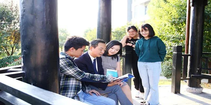 Chủ động học hỏi, thích nghi và giữ liên lạc để du học thành công